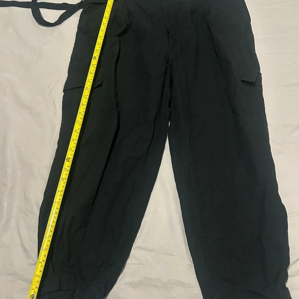 Banana Republic BLACk COLOR Cargo Joggers